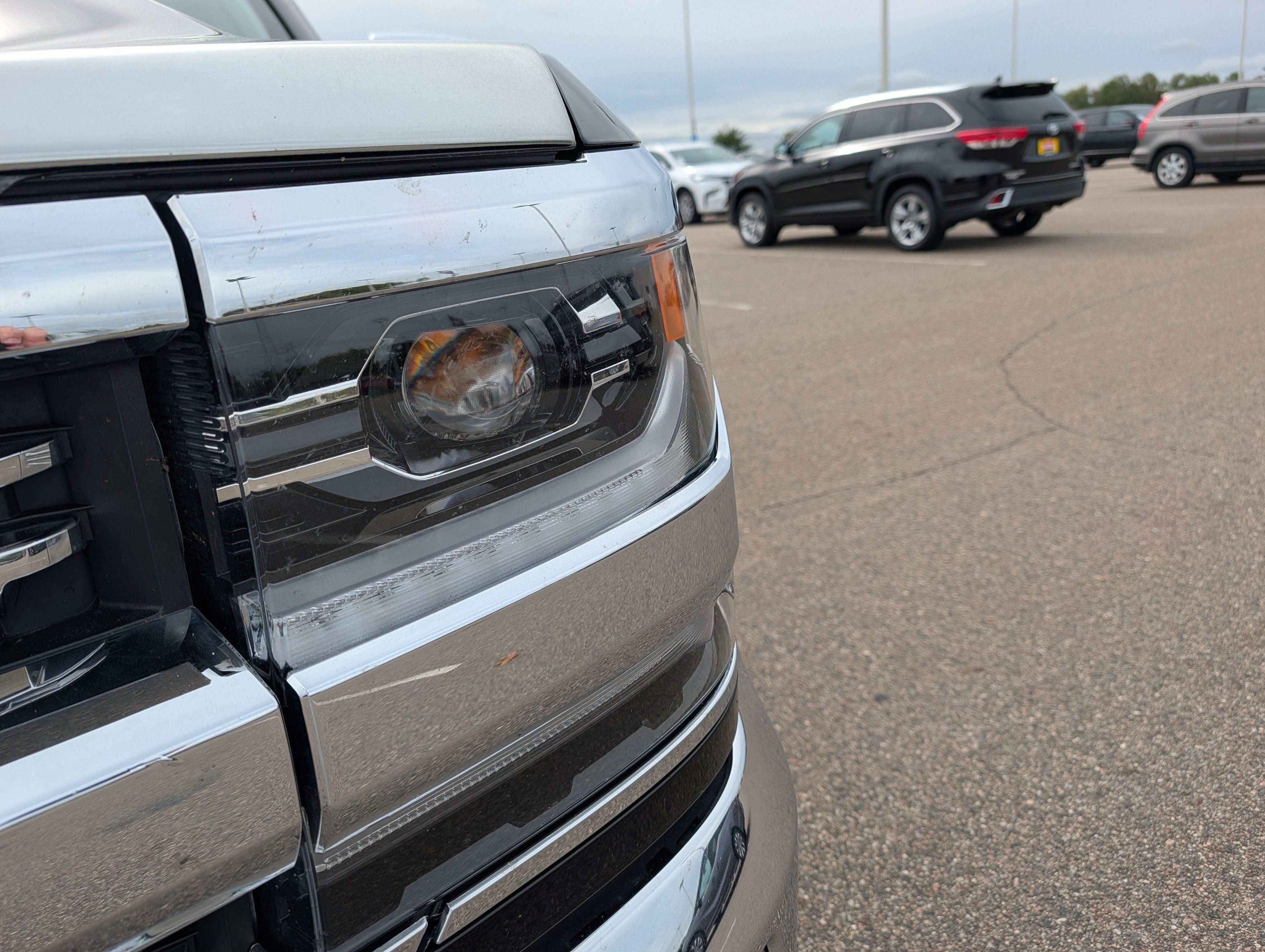 Used 2018 Chevrolet Silverado 1500 LTZ w/ Sport Package AWD/4WD image 7