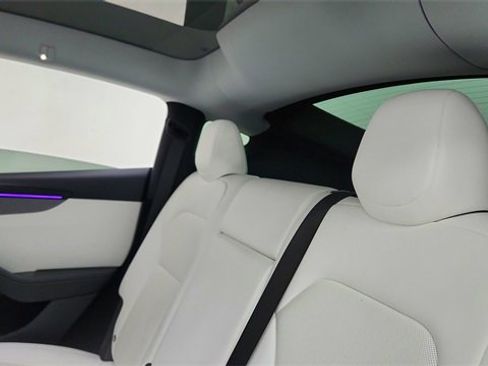 Used 2026 Tesla Model Y 2WD image 28