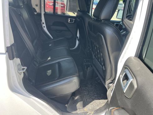 Used 2021 Jeep Gladiator Mojave AWD/4WD image 13