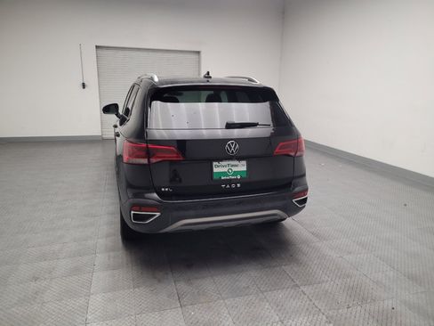Used 2022 Volkswagen Taos SEL w/ Panoramic Sunroof Package FWD image 6