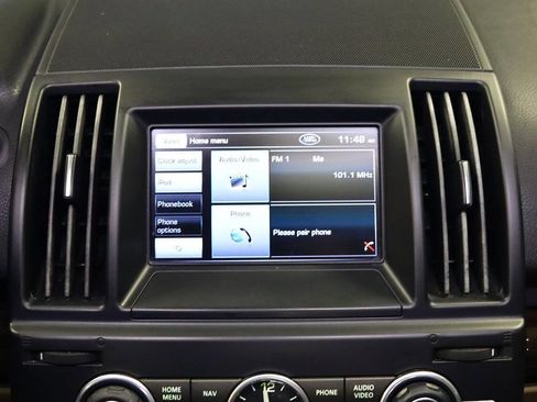 Used 2013 Land Rover LR2 HSE AWD/4WD image 16