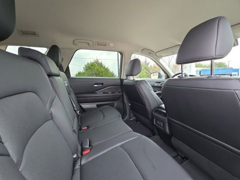 New 2026 Nissan Pathfinder SL image 29