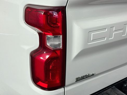 Used 2021 Chevrolet Silverado 1500 RST w/ Redline Edition AWD/4WD image 33
