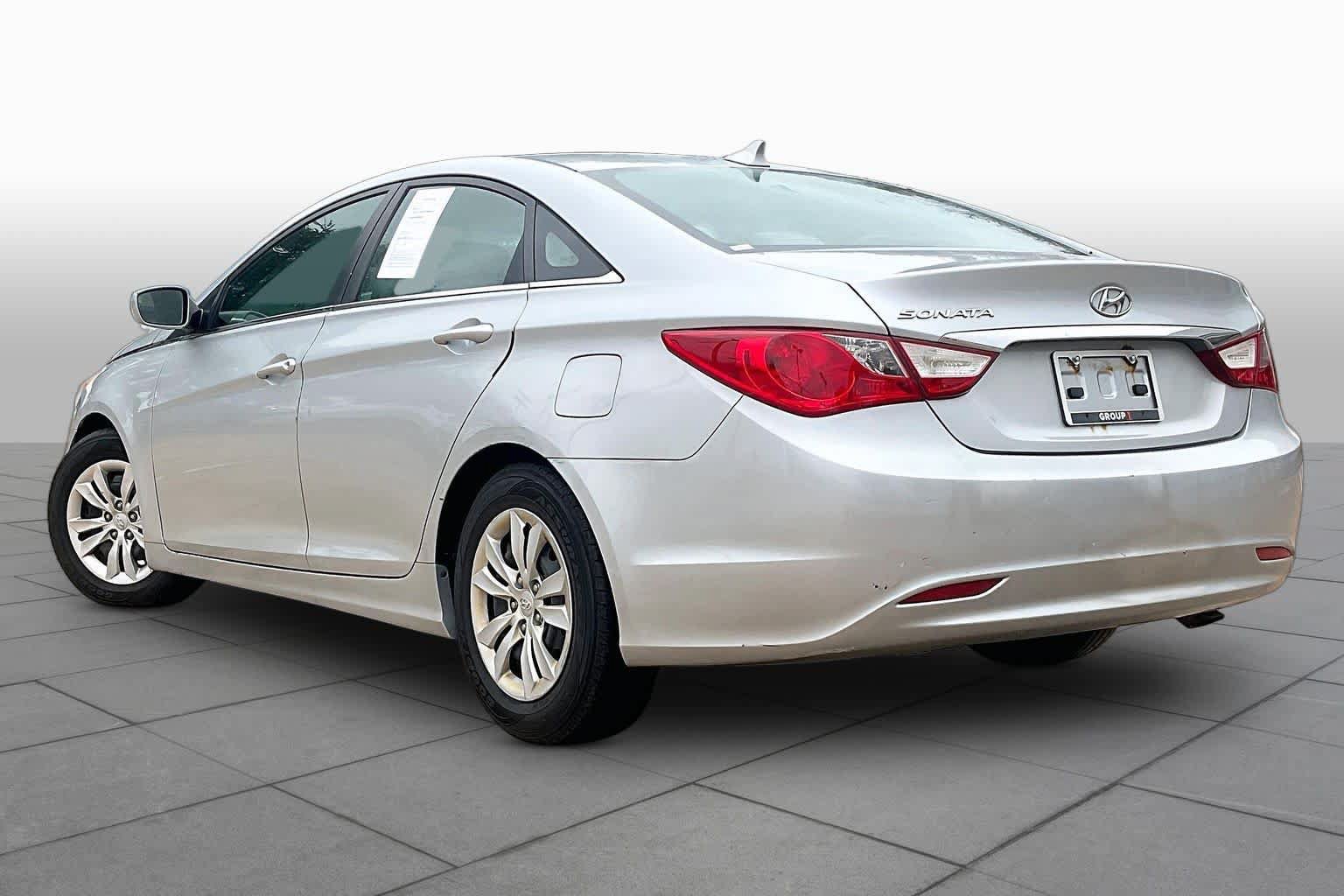 Used 2011 Hyundai Sonata GLS FWD image 11