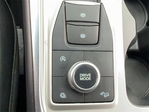 Used 2022 Ford Explorer XLT w/ Equipment Group 202A image 26