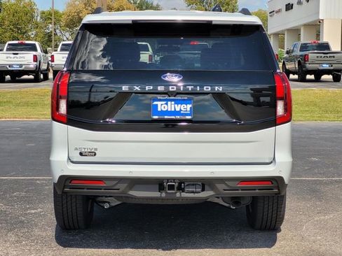 New 2025 Ford Expedition Active image 8