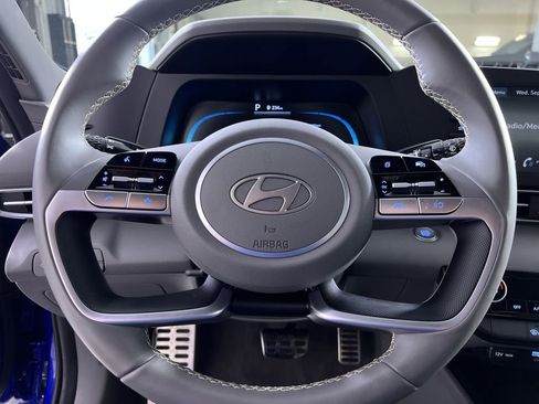 Used 2025 Hyundai Elantra Sport image 16