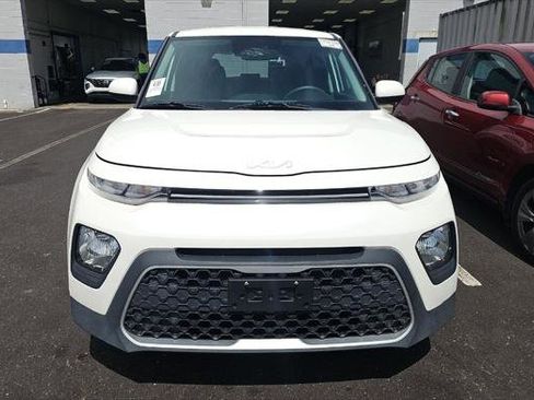 Used 2022 Kia Soul LX w/ Technology Package FWD image 3