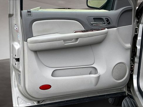 Used 2009 Chevrolet Tahoe LT image 20