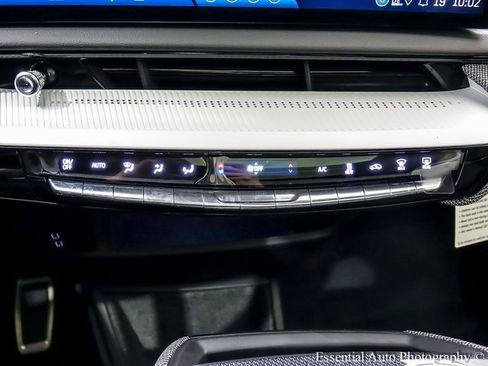 New 2026 Cadillac Optiq Luxury 2 image 16