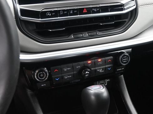 Used 2025 Jeep Compass Limited AWD/4WD image 18