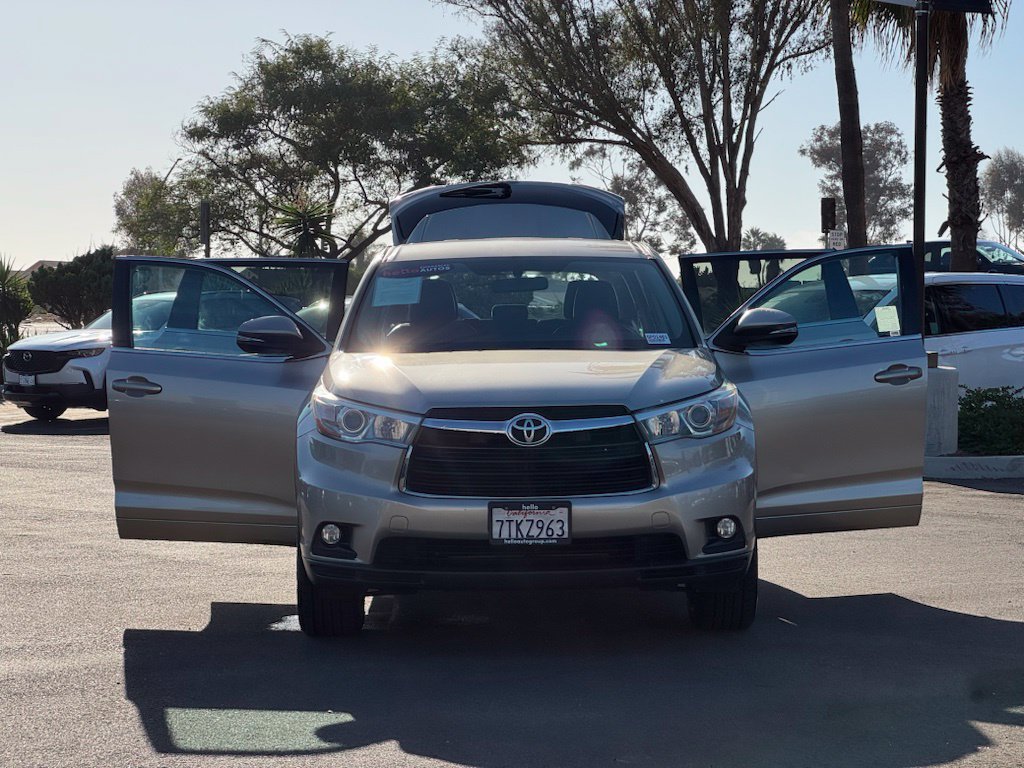 Used 2016 Toyota Highlander Plus FWD image 28