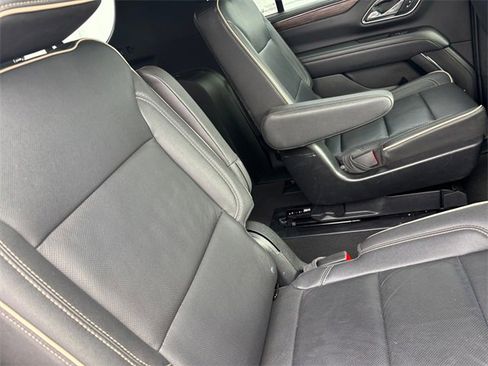 Used 2023 Chevrolet Suburban Premier image 15