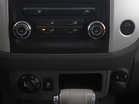 Used 2019 Nissan Frontier SV image 20