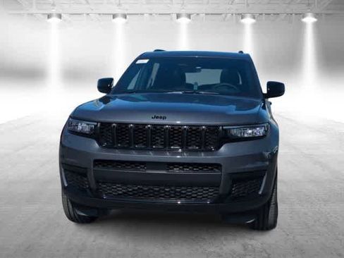 Certified 2025 Jeep Grand Cherokee L Altitude AWD/4WD image 3