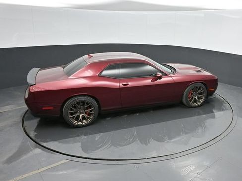 Used 2017 Dodge Challenger SRT Hellcat RWD image 38