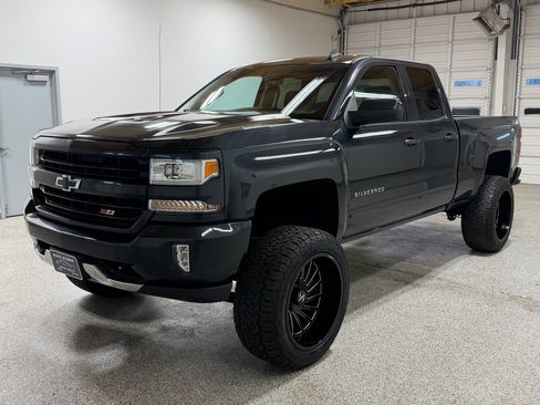 Used 2019 Chevrolet Silverado 1500 LT w/ All Star Edition image 8