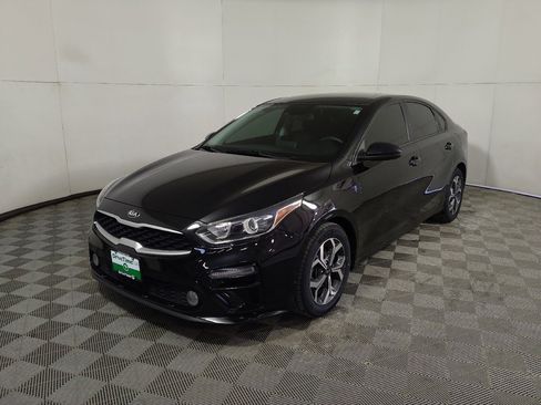 Used 2021 Kia Forte LXS image 2