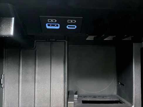 Used 2024 Toyota Tundra Limited image 35