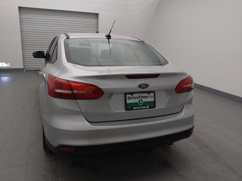 Used 2018 Ford Focus SE image 6