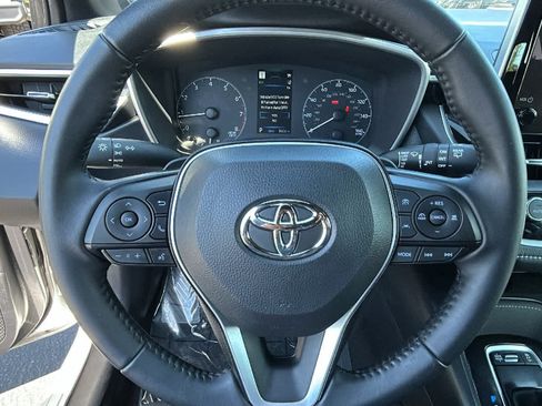 Used 2025 Toyota Corolla SE w/ SE Package FWD image 18