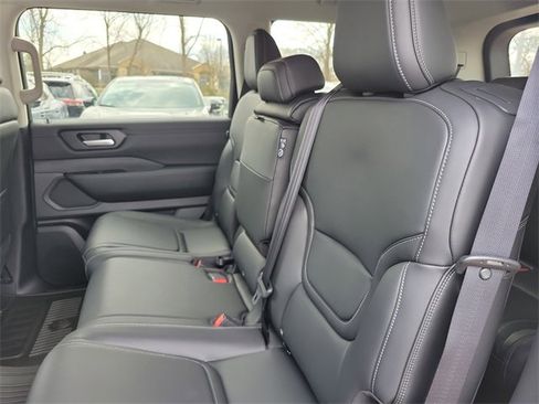 New 2025 Nissan Armada SV image 24