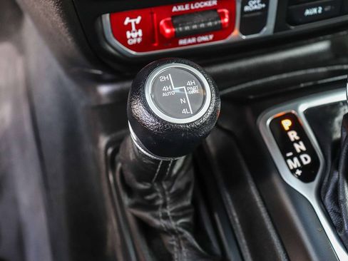 Used 2024 Jeep Wrangler Unlimited AWD/4WD image 28