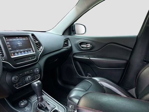 Used 2022 Jeep Cherokee Trailhawk image 22