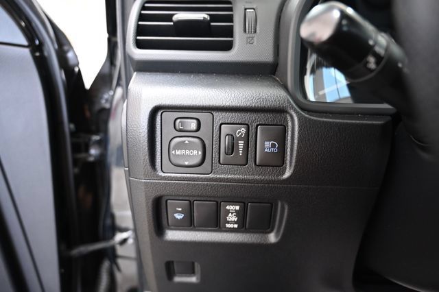 Used 2020 Toyota 4Runner Limited AWD/4WD image 29