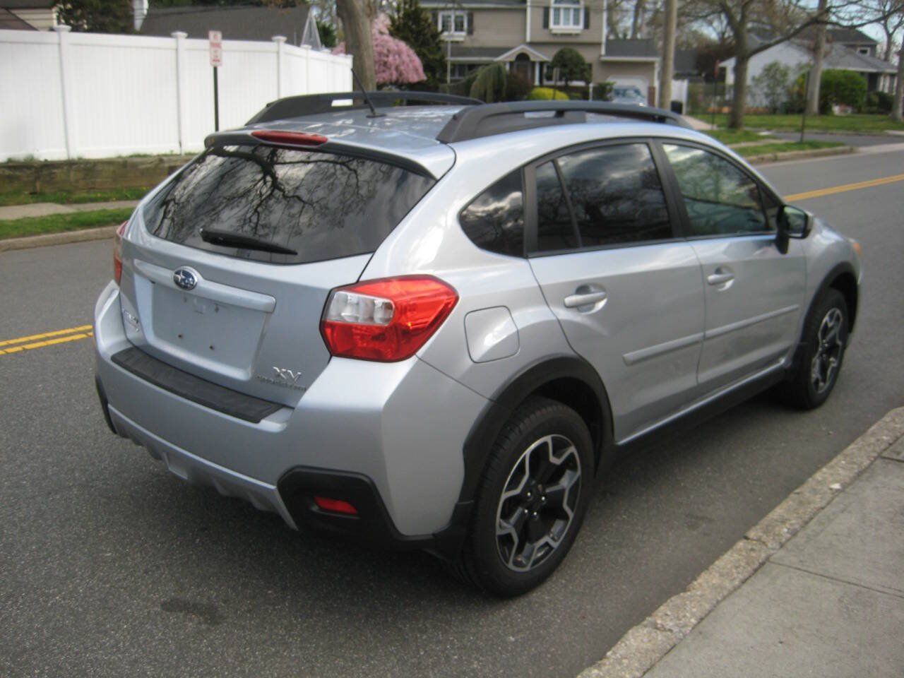 Used 2015 Subaru Crosstrek 2.0i Premium w/ Moonroof Package AWD/4WD image 3