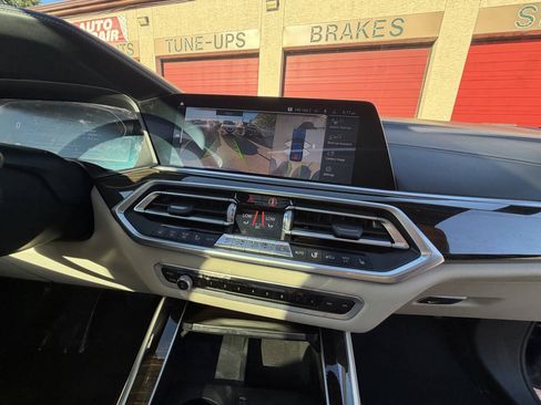 Used 2019 BMW X5 xDrive40i w/ Premium Package 2 AWD/4WD image 32