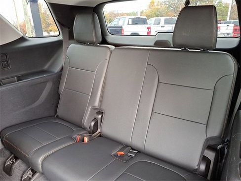 Used 2021 Chevrolet Traverse RS image 9