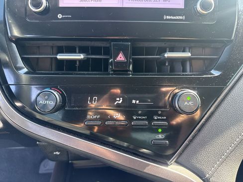 Used 2021 Toyota Camry SE FWD image 22