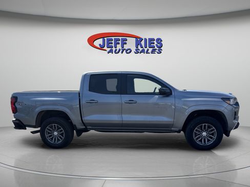Used 2024 Chevrolet Colorado LT AWD/4WD image 4