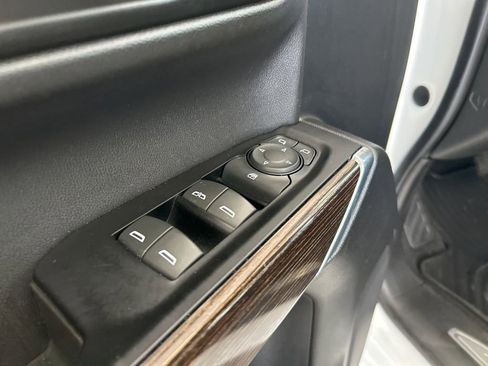 Used 2019 GMC Sierra 1500 SLE w/ SLE Value Package image 40