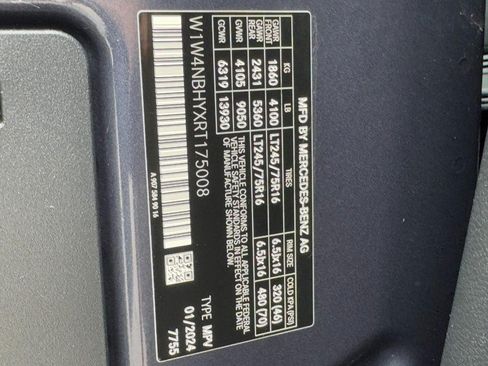 Used 2024 Mercedes-Benz Sprinter 2500 image 30