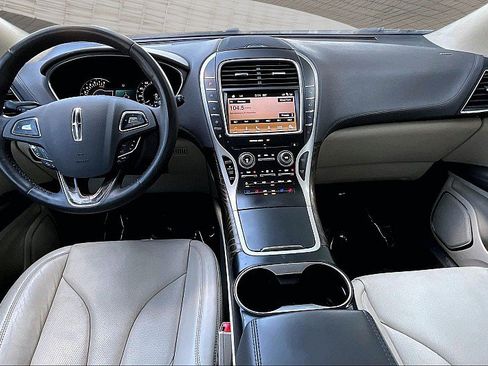 Used 2016 Lincoln MKX Reserve w/ Technology Package FWD image 14