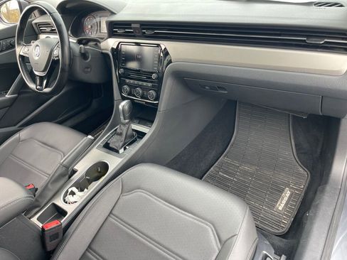 Used 2020 Volkswagen Passat 2.0T SE image 20