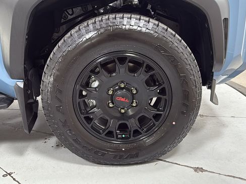 Certified 2025 Toyota 4Runner TRD Off-Road Premium image 21