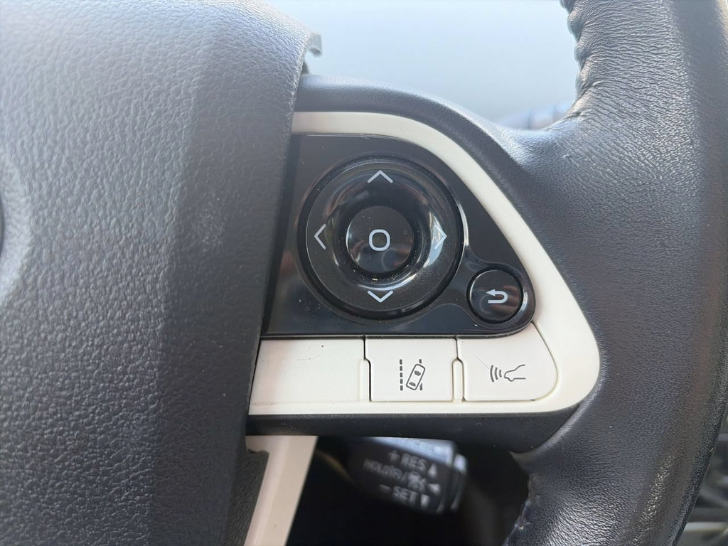 Used 2017 Toyota Prius Four Touring FWD image 21