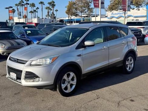Used 2014 Ford Escape SE FWD image 2