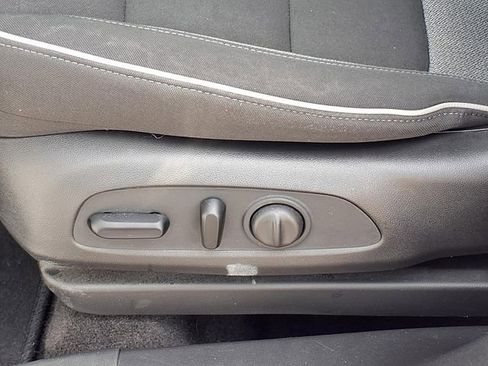 Used 2023 Chevrolet TrailBlazer LT w/ Convenience Package image 4