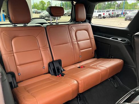 Used 2020 Lincoln Navigator Reserve w/ Equipment Group 208A Reserve AWD/4WD image 18