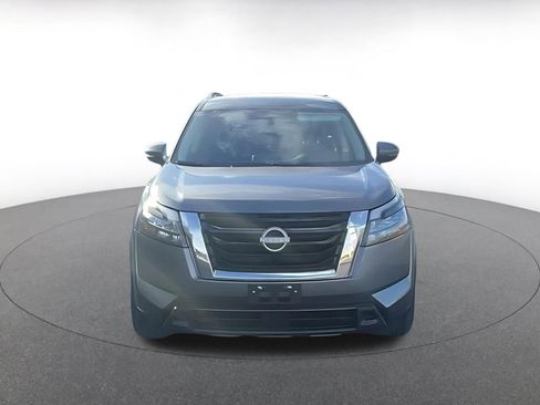 Used 2025 Nissan Pathfinder SV image 3