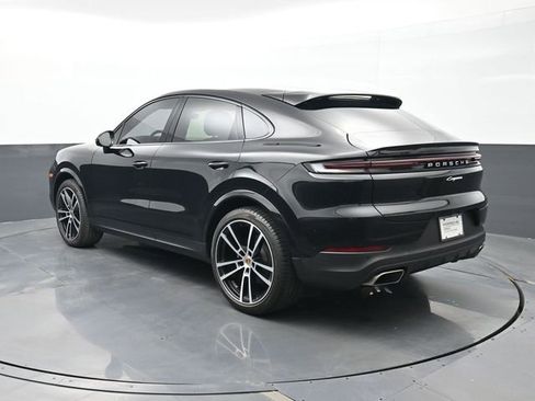 Certified 2024 Porsche Cayenne image 3