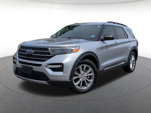 Used 2020 Ford Explorer XLT w/ Equipment Group 202A RWD image 1