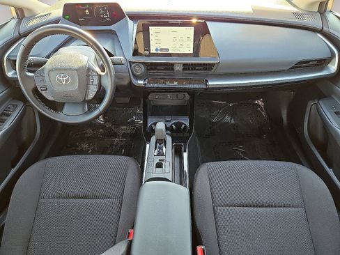 Used 2025 Toyota Prius LE FWD image 14