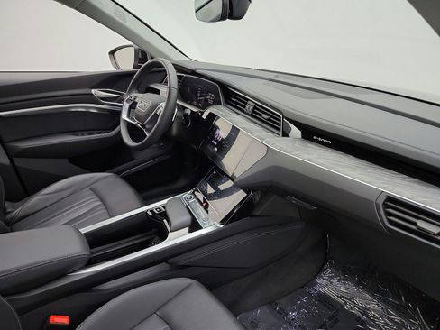 Used 2024 Audi Q8 e-tron Premium Plus AWD/4WD image 30