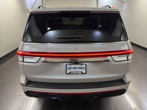 Certified 2023 Lincoln Navigator Reserve AWD/4WD image 5