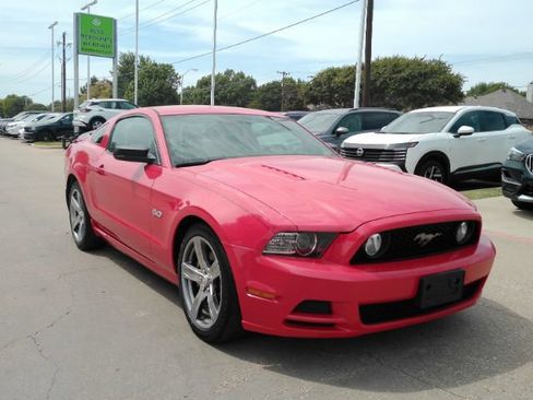 Used 2013 Ford Mustang GT Premium RWD image 4